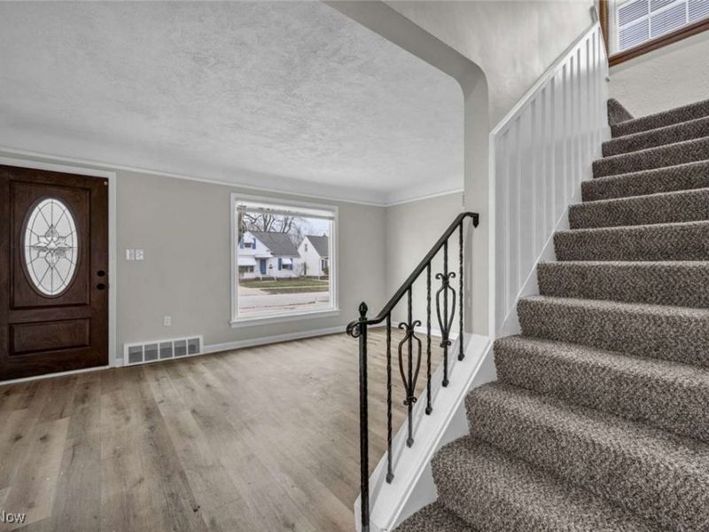 375 Beechwood Drive, Willowick, OH 44095 Photo 5