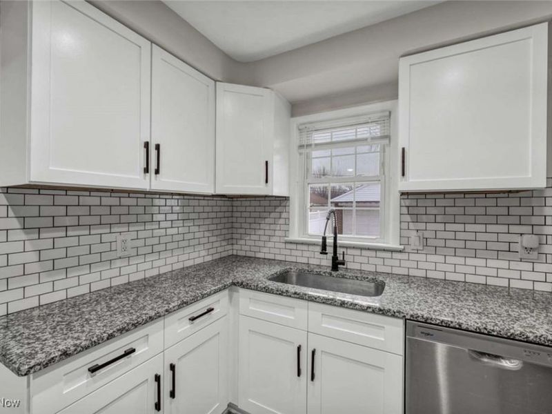 375 Beechwood Drive, Willowick, OH 44095 Photo 7