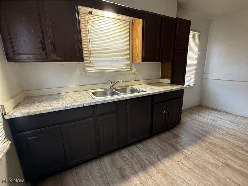 95 E Earle Avenue, Youngstown, OH 44507 Photo 10