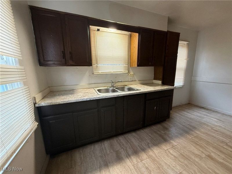 95 E Earle Avenue, Youngstown, OH 44507 Photo 11