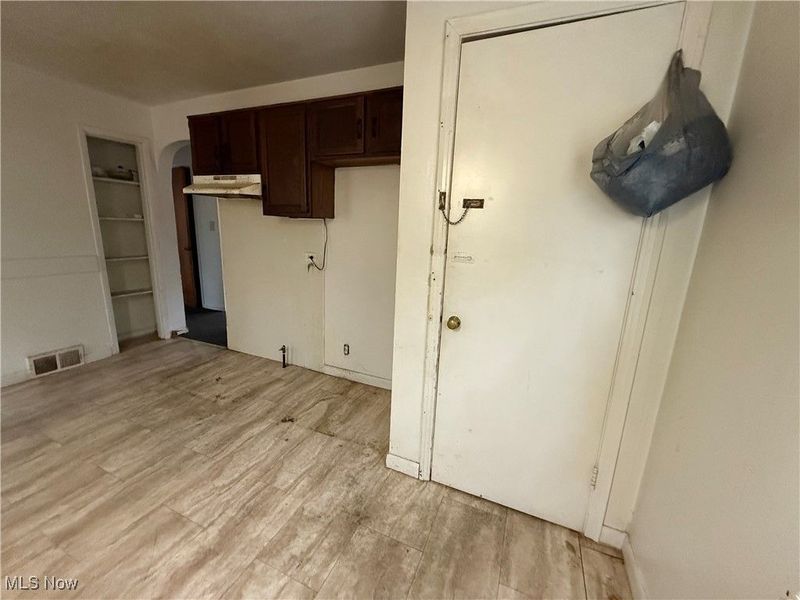 95 E Earle Avenue, Youngstown, OH 44507 Photo 13