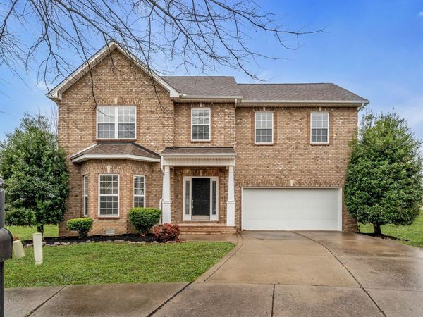 818 W Sagewood Dr, Gallatin, TN 37066