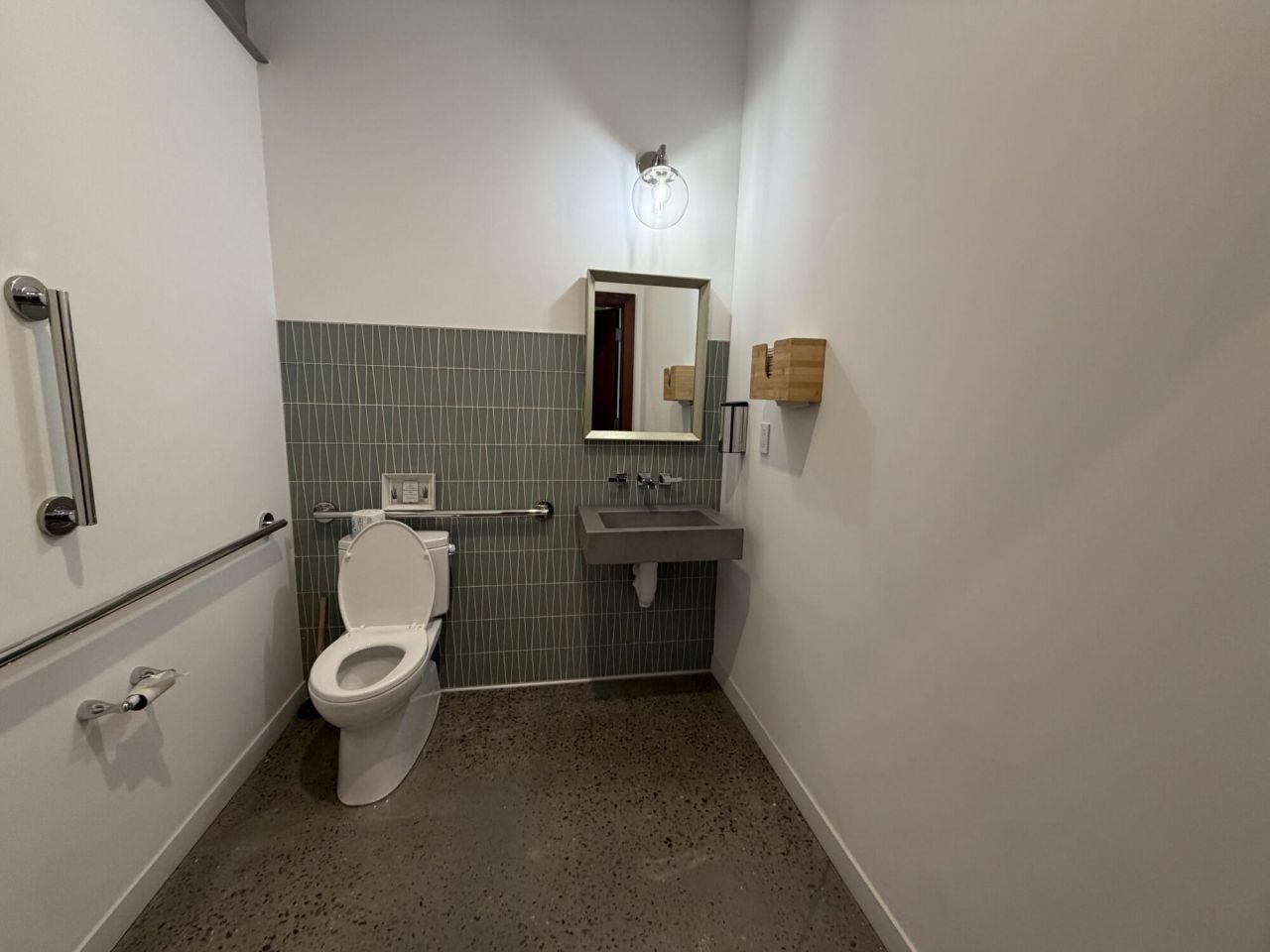 126 E 2nd Street N Photo 15