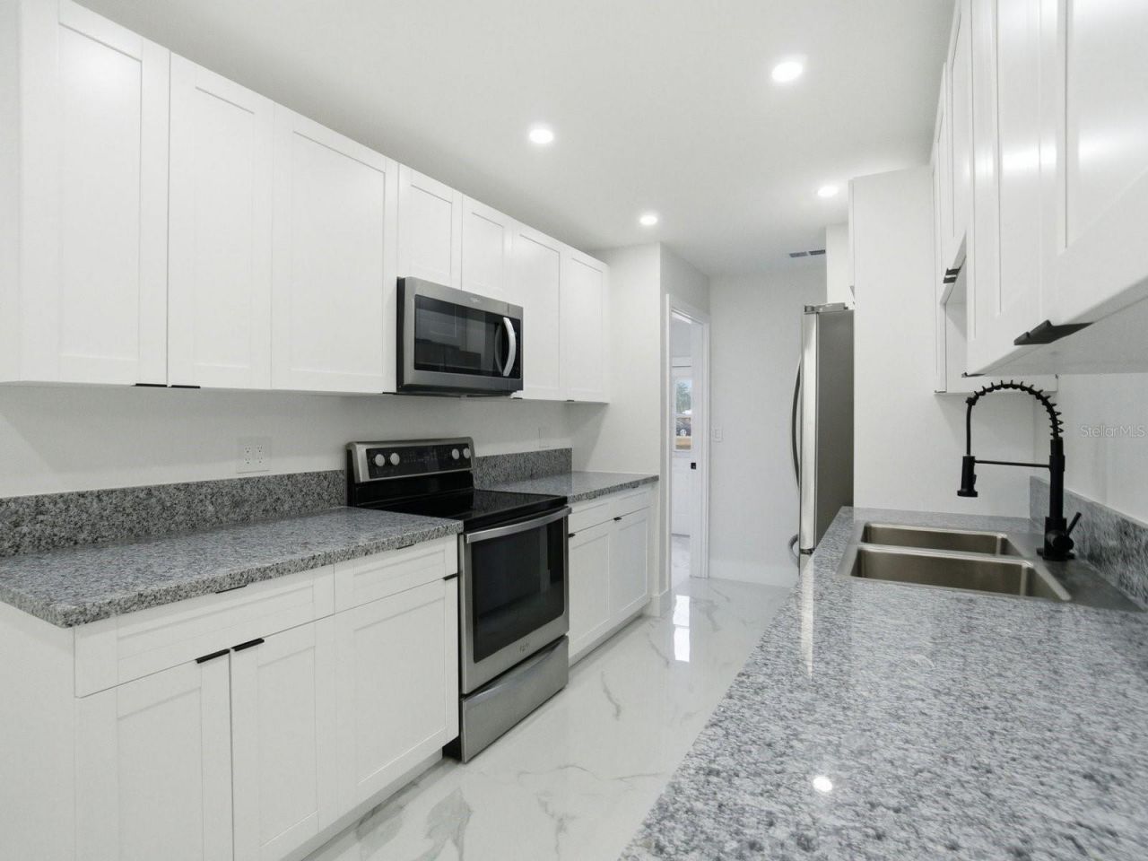 390 Hazel Circle, Punta Gorda, FL 33982 Photo