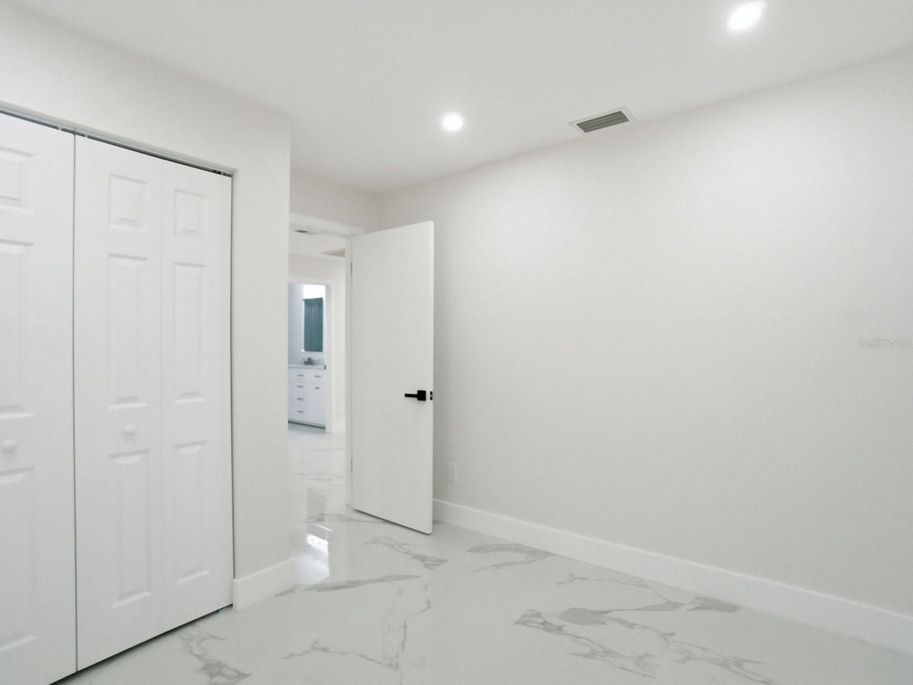 390 Hazel Circle, Punta Gorda, FL 33982 Photo