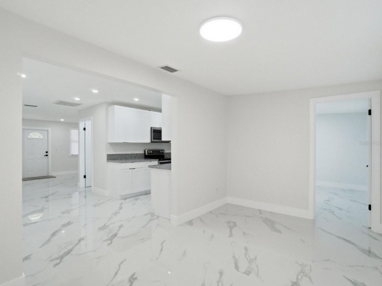 390 Hazel Circle, Punta Gorda, FL 33982 Photo