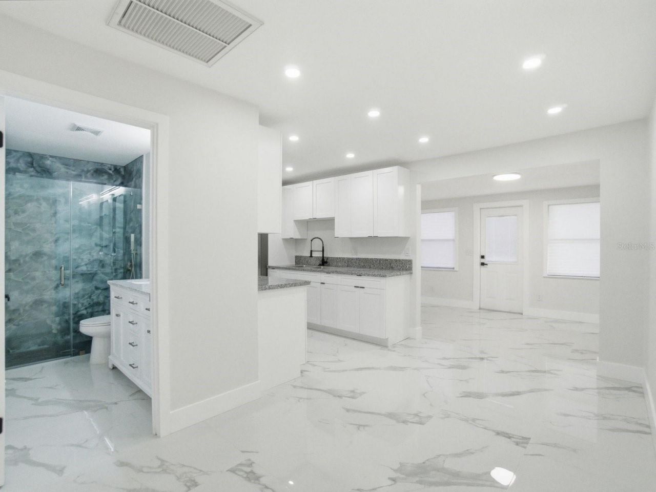 390 Hazel Circle, Punta Gorda, FL 33982 Photo