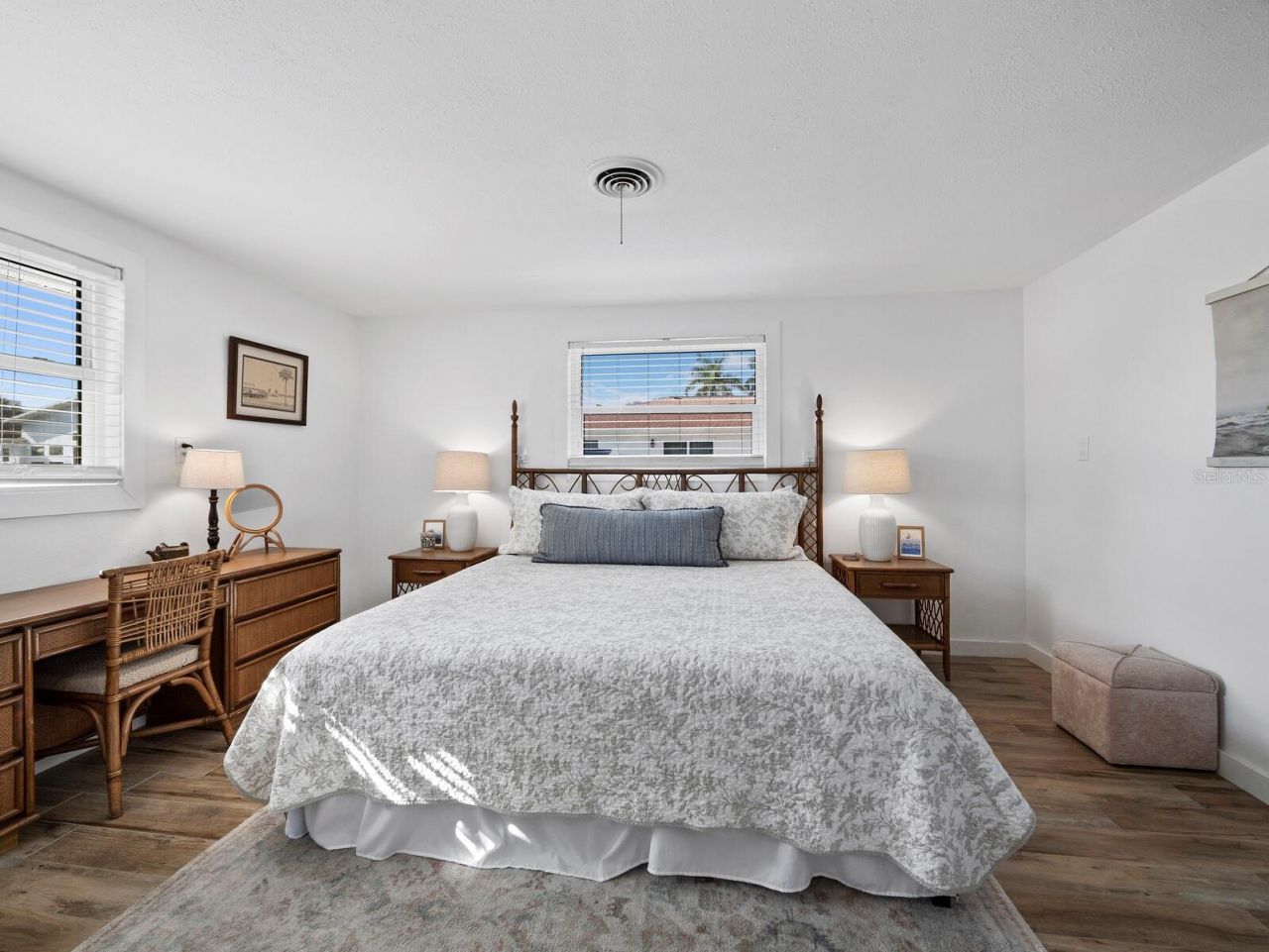 691 Tarawitt Drive, Longboat Key, FL 34228 Photo