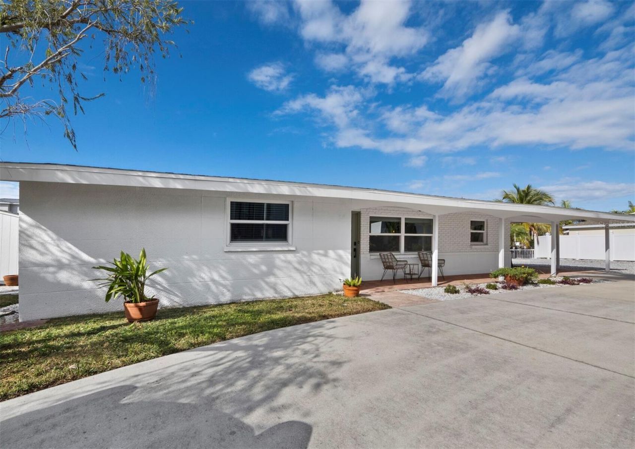 691 Tarawitt Drive, Longboat Key, FL 34228 Photo