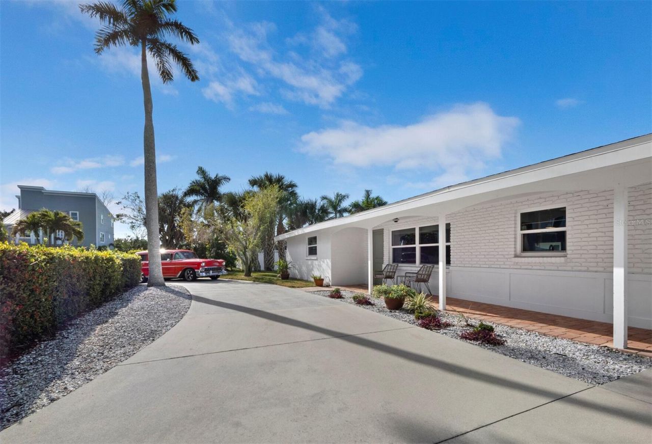 691 Tarawitt Drive, Longboat Key, FL 34228 Photo