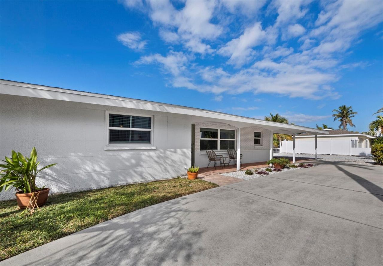 691 Tarawitt Drive, Longboat Key, FL 34228 Photo