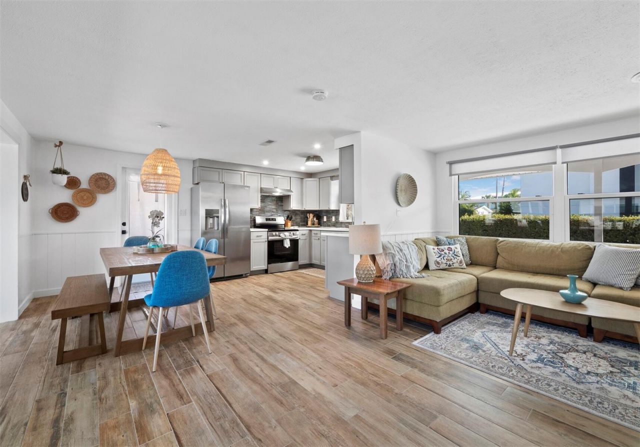 691 Tarawitt Drive, Longboat Key, FL 34228 Photo