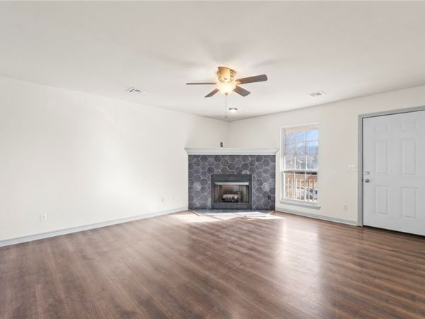 6001 W Knoll View Way, Rogers, AR 72758