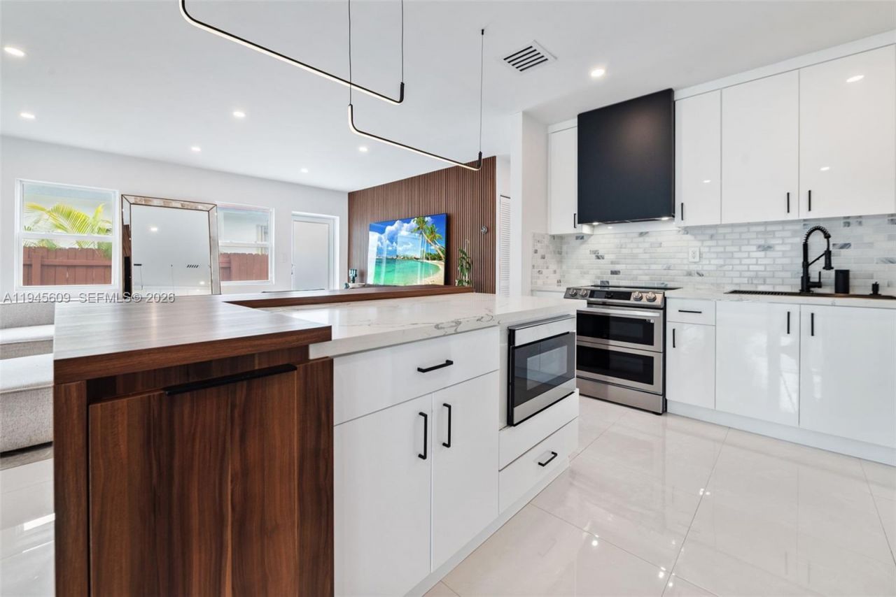 2180 SW 20th St, Miami, FL 33145 Photo