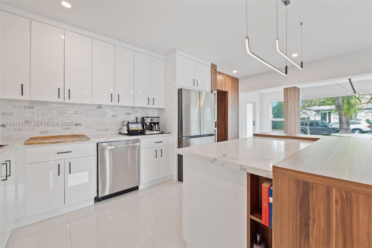 2180 SW 20th St, Miami, FL 33145 Photo