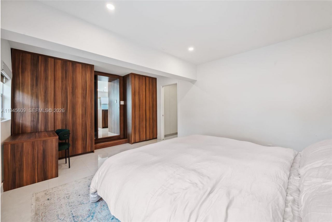 2180 SW 20th St, Miami, FL 33145 Photo