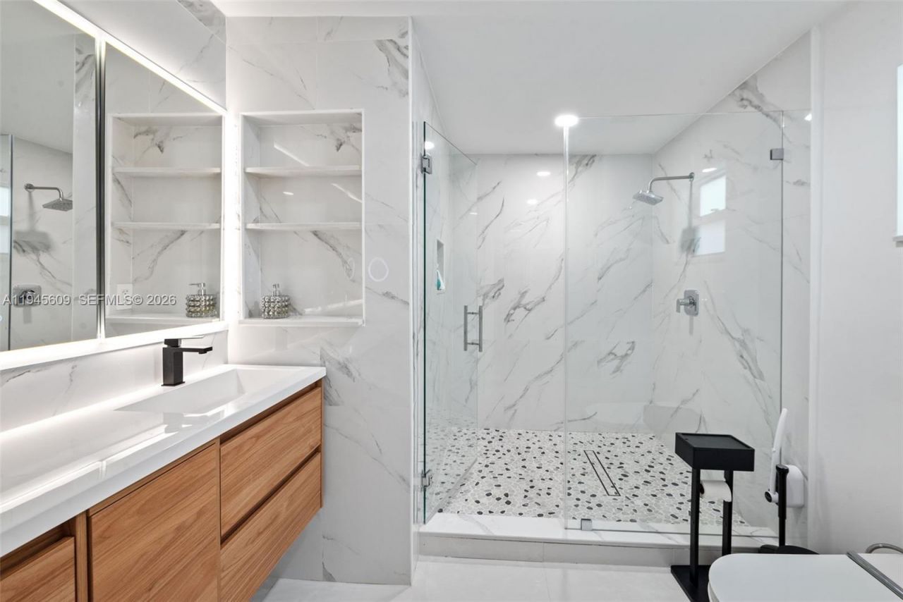 2180 SW 20th St, Miami, FL 33145 Photo