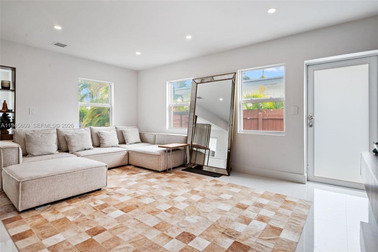 2180 SW 20th St, Miami, FL 33145 Photo