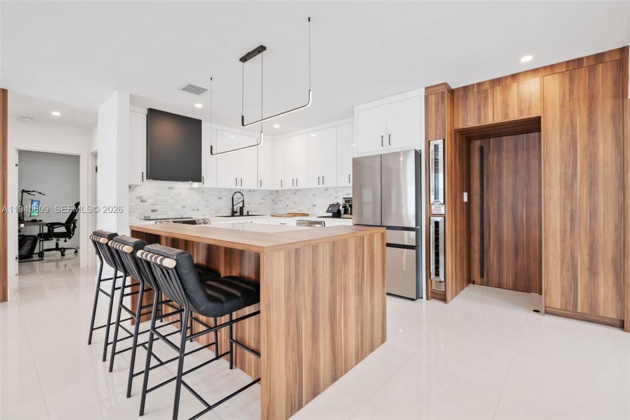 2180 SW 20th St, Miami, FL 33145 Photo