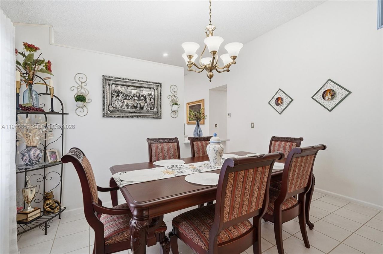 20494 SW 5th St, Pembroke Pines, FL 33029 Photo