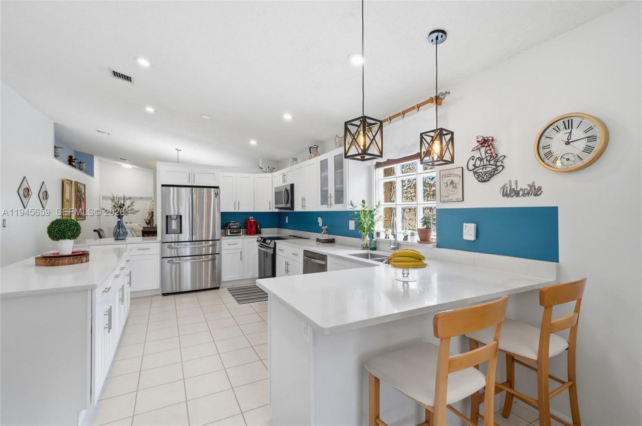 20494 SW 5th St, Pembroke Pines, FL 33029 Photo