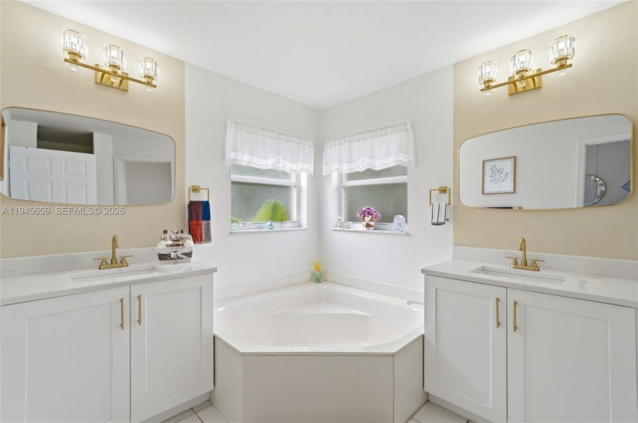 20494 SW 5th St, Pembroke Pines, FL 33029 Photo