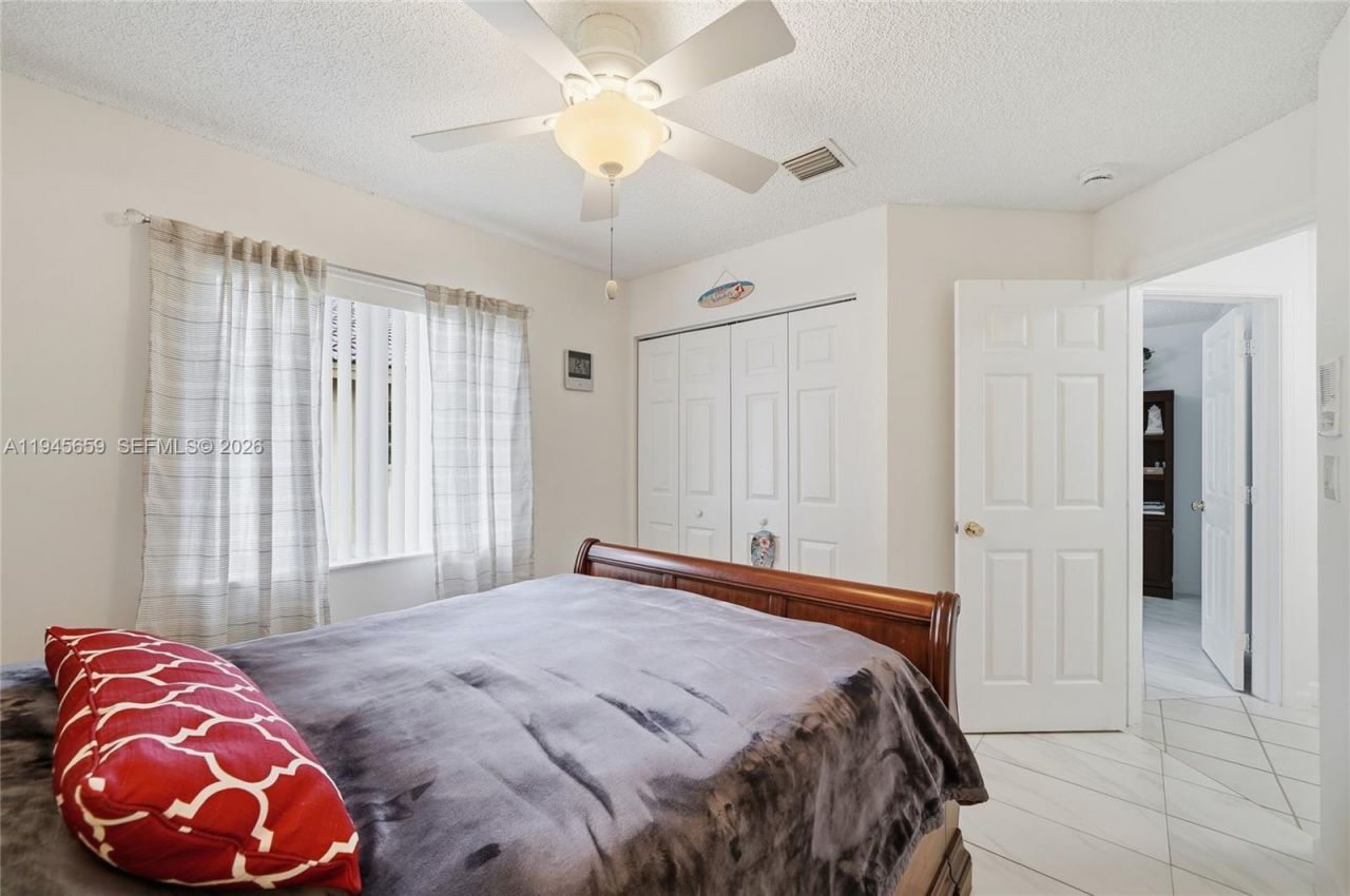 20494 SW 5th St, Pembroke Pines, FL 33029 Photo