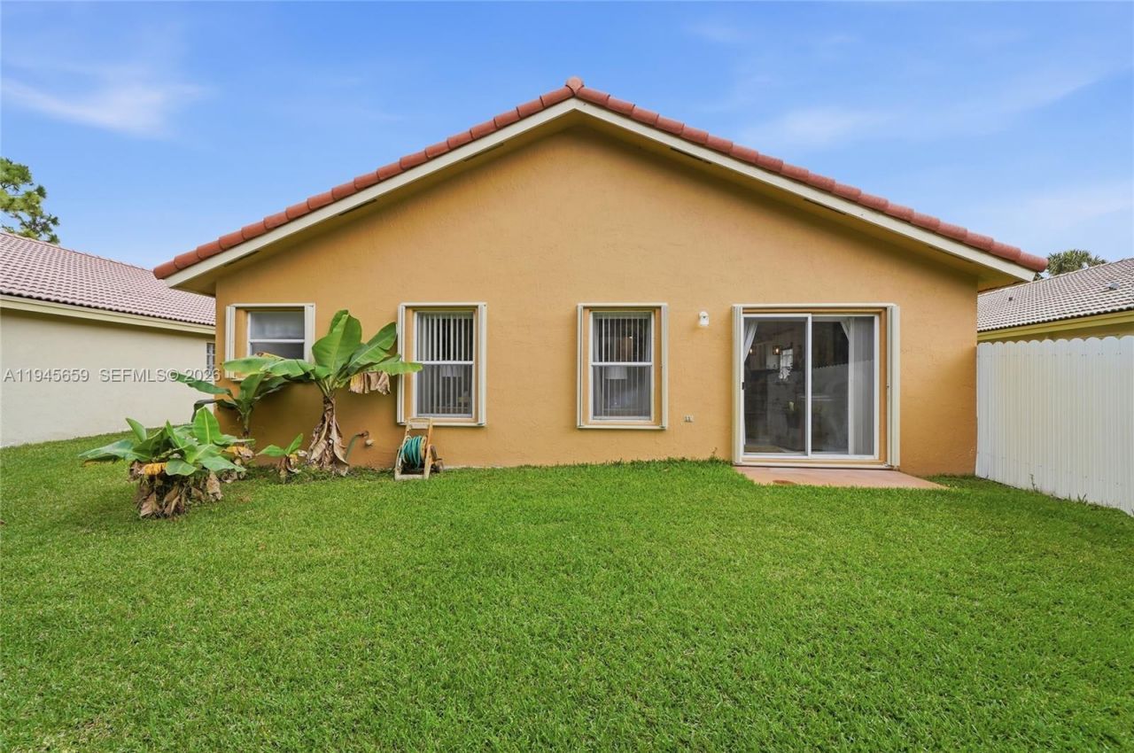 20494 SW 5th St, Pembroke Pines, FL 33029 Photo