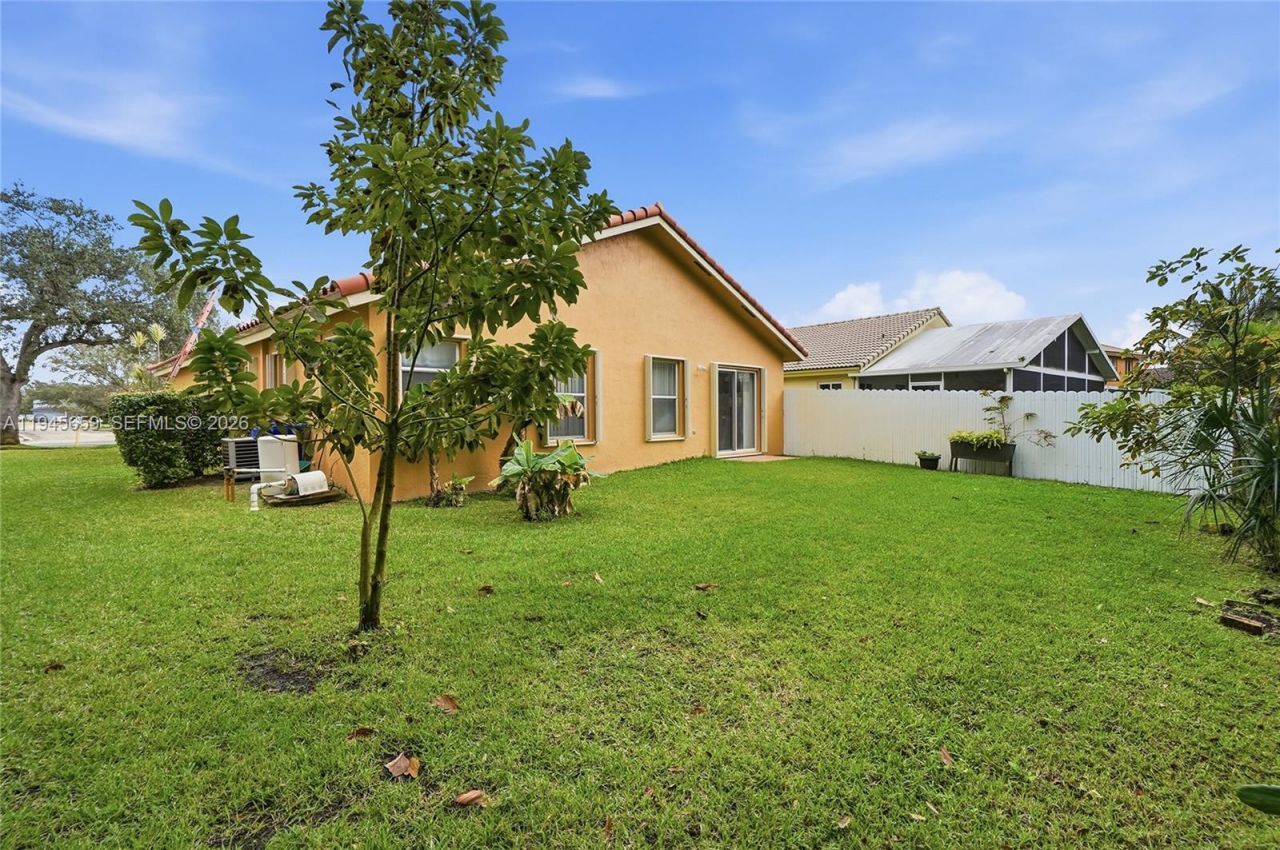 20494 SW 5th St, Pembroke Pines, FL 33029 Photo