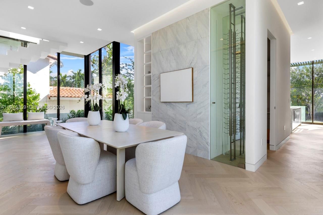 536 W 51st St , Miami Beach, FL 33140 Photo