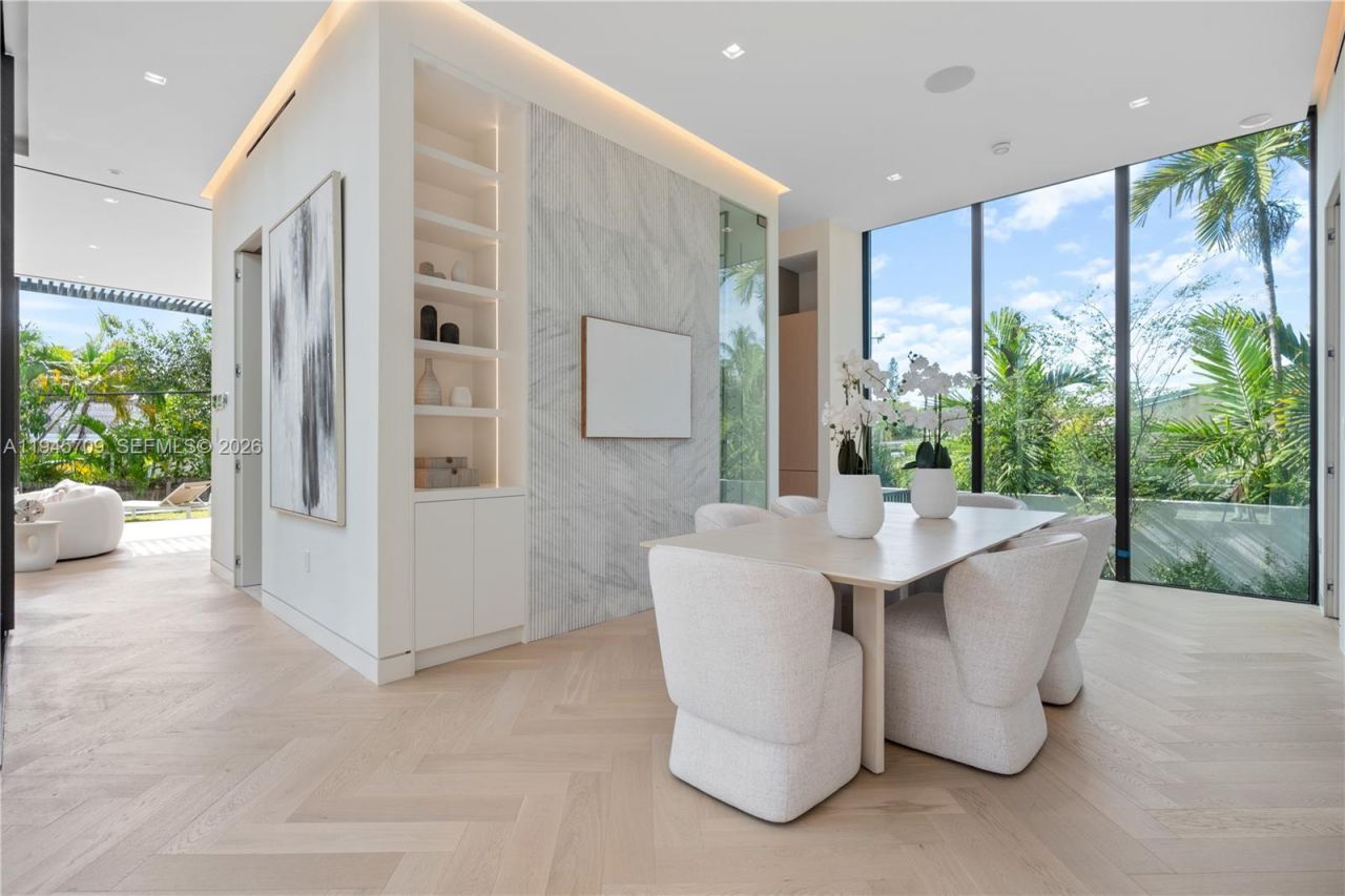 536 W 51st St , Miami Beach, FL 33140 Photo