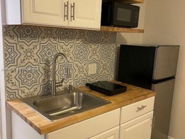 14983 SW 63rd St, Miami, FL 33193