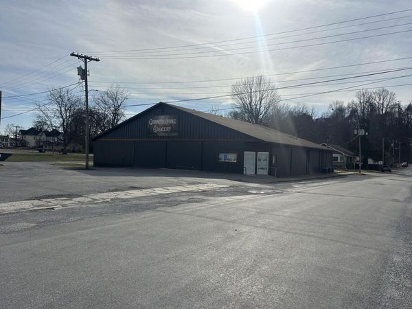 120 S Monroe Street, Golconda, IL 62938