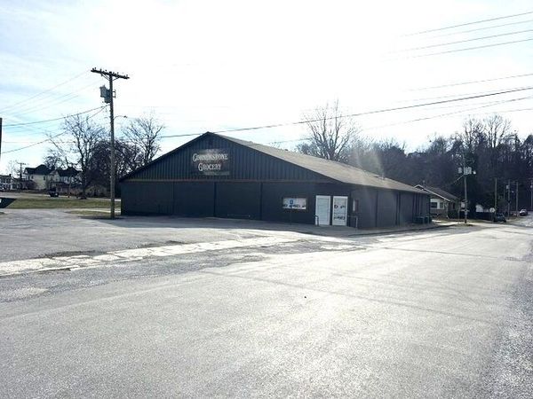 120 S Monroe Street, Golconda, IL 62938