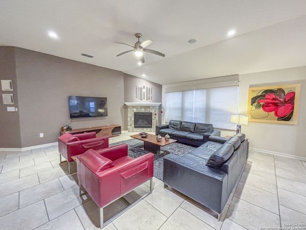 25010 Buttermilk Ln, San Antonio, TX 78255