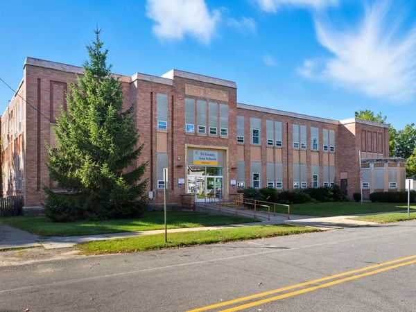 412 E Edgerton Street, Howard City, MI 49329