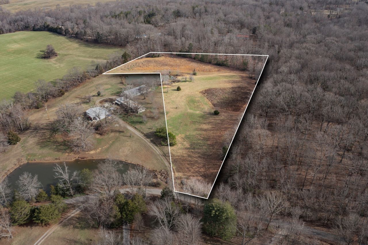 1030 Lena Rosson Rd, Chapmansboro, TN 37035 Main Photo