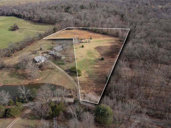 1030 Lena Rosson Rd, Chapmansboro, TN 37035