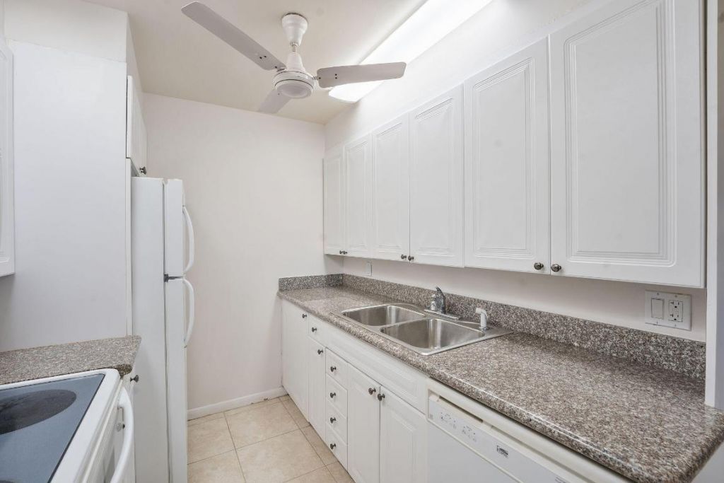 1071 Guildford D, Boca Raton, FL 33434 Photo