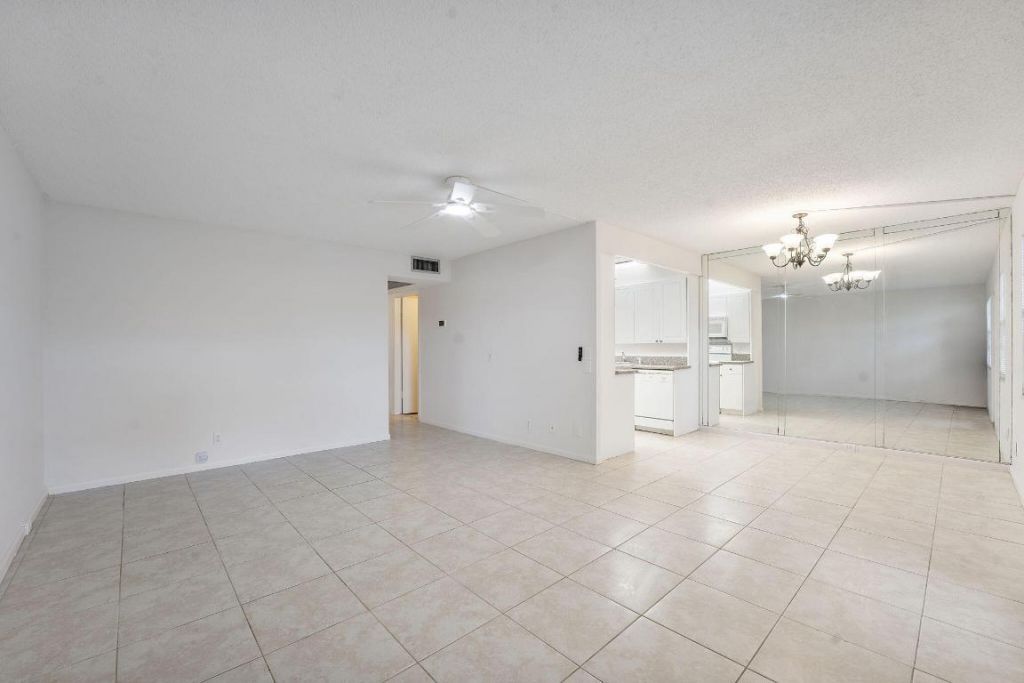 1071 Guildford D, Boca Raton, FL 33434 Photo