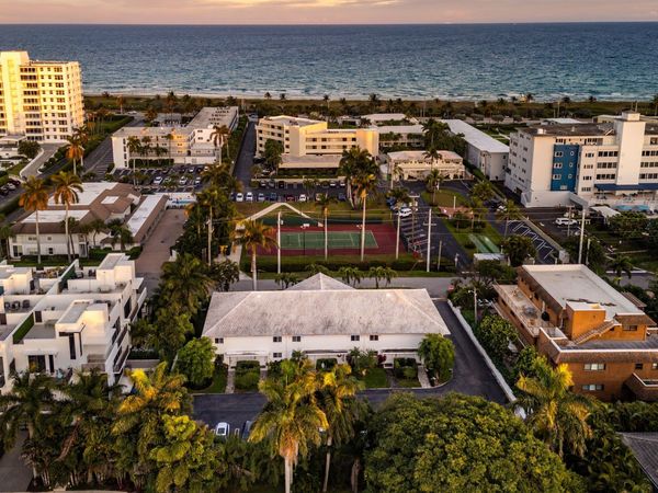 130 Andrews Avenue, Unit 4, Delray Beach, FL 33483
