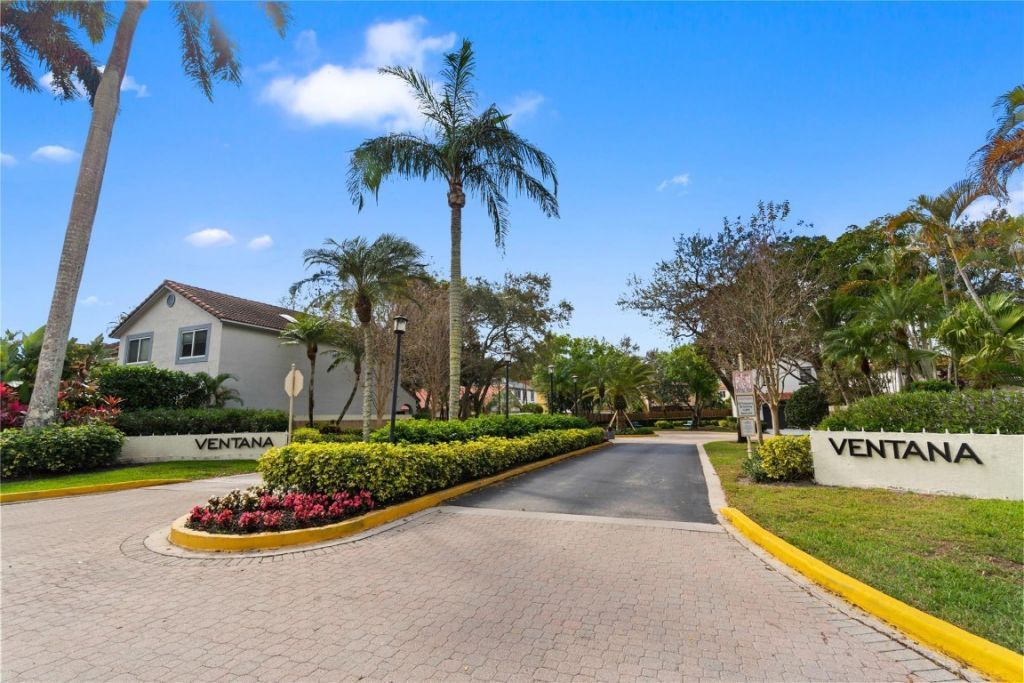 9815 NW 5th Place, Plantation, FL 33324 Photo