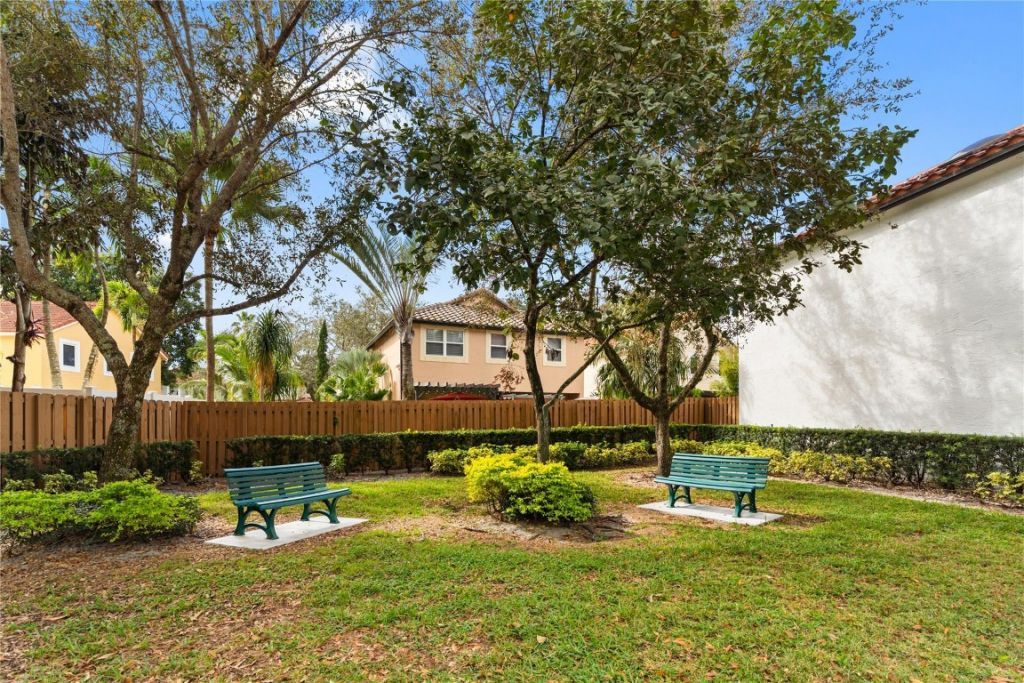 9815 NW 5th Place, Plantation, FL 33324 Photo