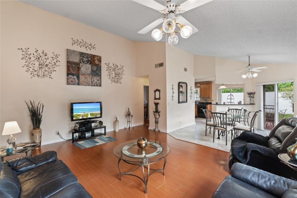 9815 NW 5th Place, Plantation, FL 33324 Photo