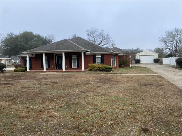 212 Pine Avenue W, Satsuma, AL 36572