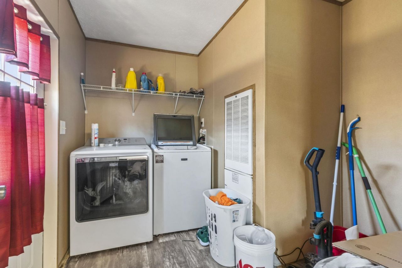 5467 Highway 66 Photo 14