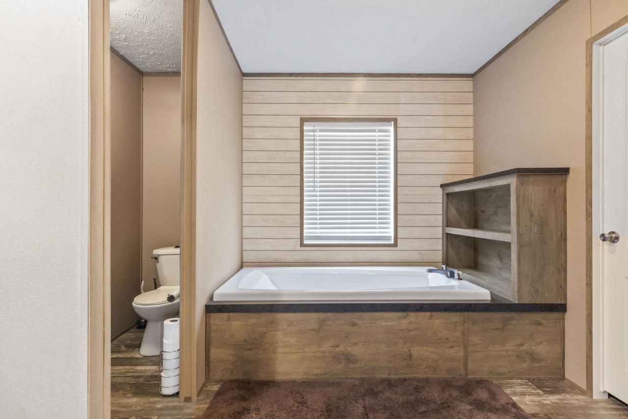 5467 Highway 66 Photo 17