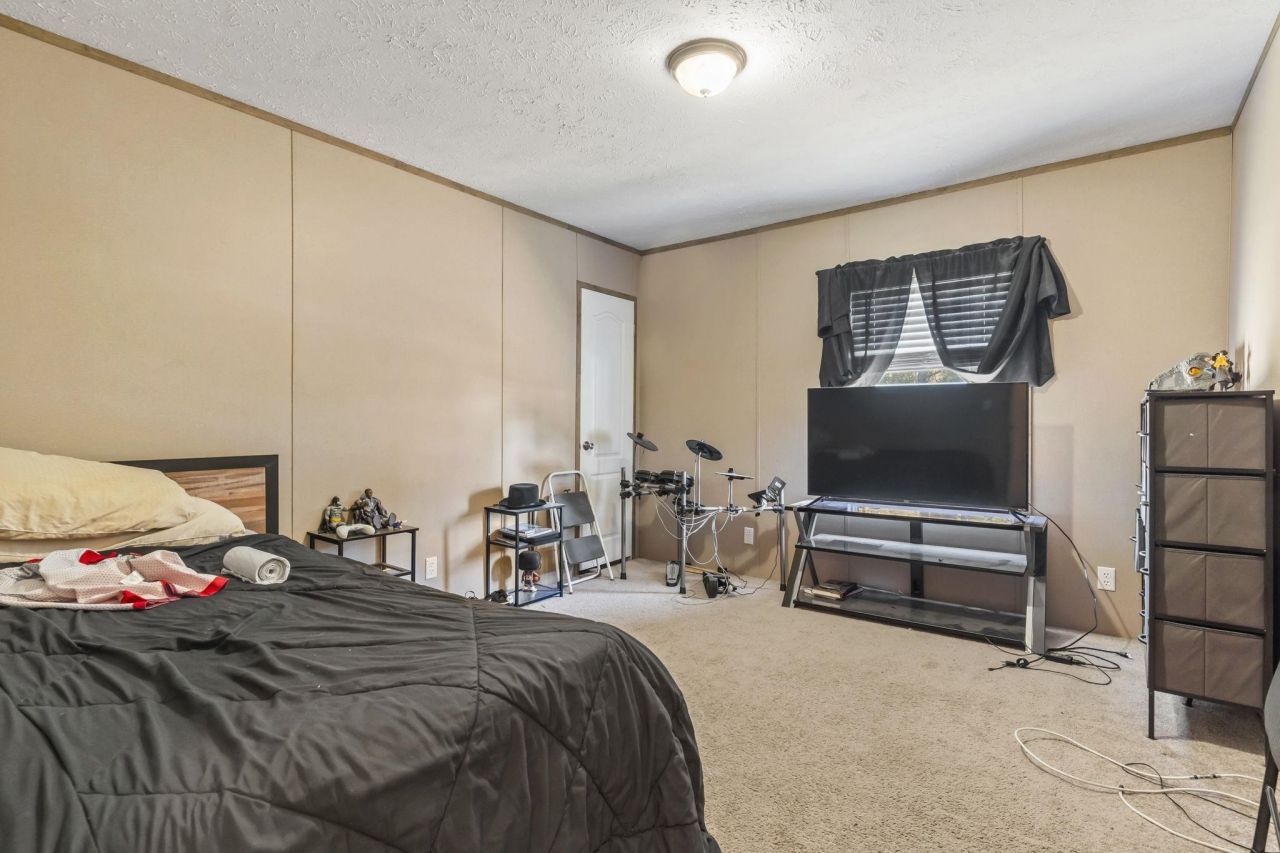 5467 Highway 66 Photo 19