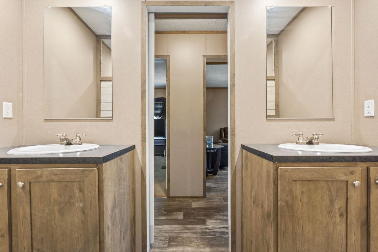 5467 Highway 66 Photo 22