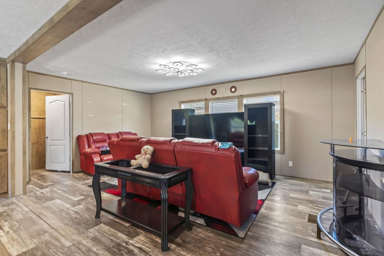 5467 Highway 66 Photo 8